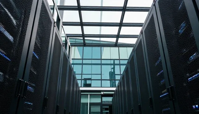 建筑幕墙玻璃性能差异与适用条件分析