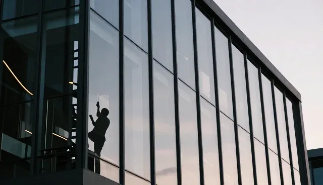 建筑幕墙玻璃来图定制的适用条件与选择依据